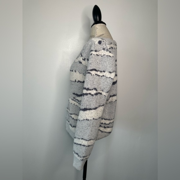 Barefoot Dreams Cozy Chic Fuzzy Warm Sweater Small - Picture 4 of 11